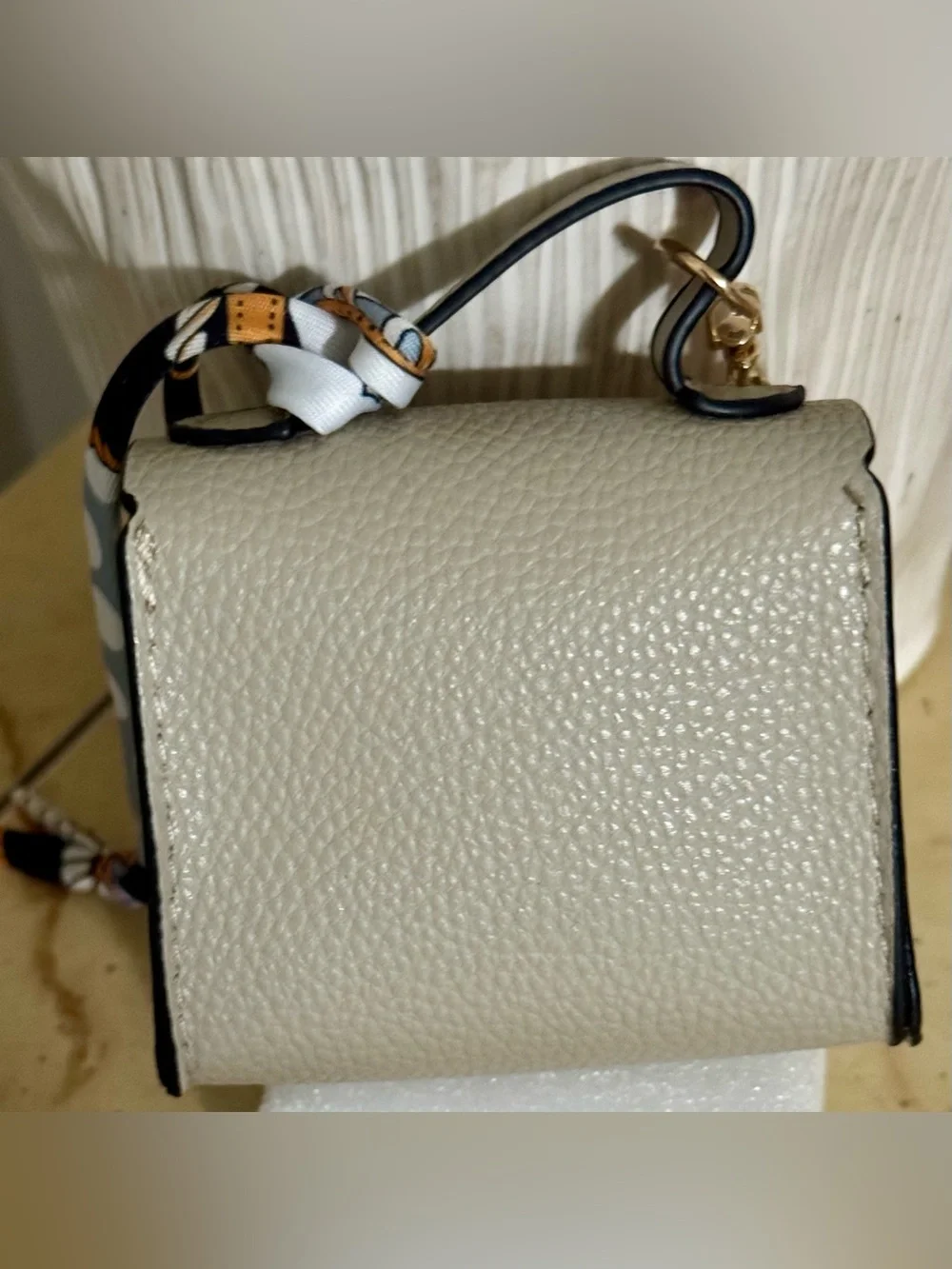 BUYERS CHOICE MINI PURSE BAG CHARMS CHOOSE TAUPE OR WHITE NEW - Picture 4 of 11